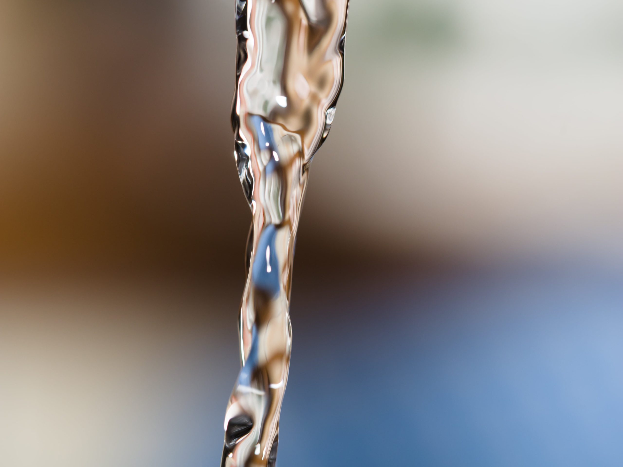 A vazão de água influencia na escolha do aquecedor a gás?